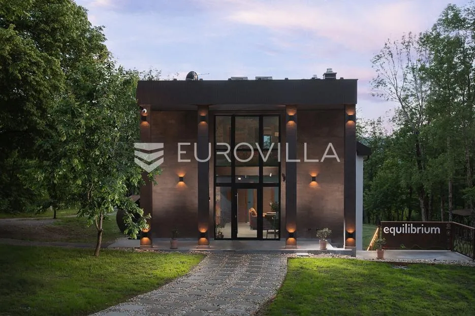 Plitvička jezera, 15 ha parkovno uređenog zemljišta s prekrasnom Villom - Rakovica