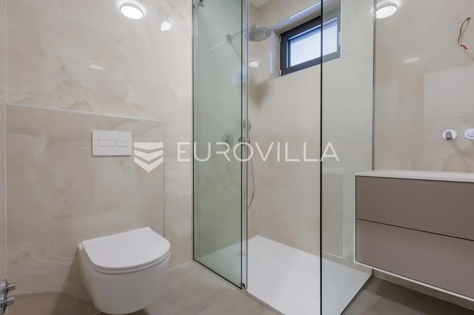 istra, pomer, unikatna, moderna villa 20 m od mora 417 m² - slika 52