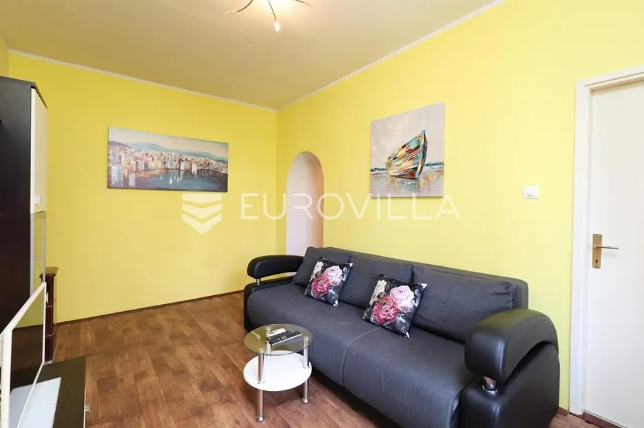 opatija, dvosoban stan od 43 m² u centru opatije - slika 6