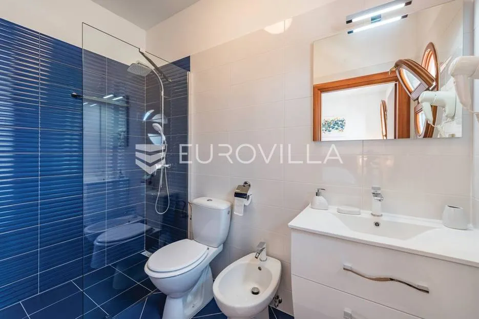 tar, vabriga, novogradnja, luksuzna i moderna kamena četverosobna villa - slika 13