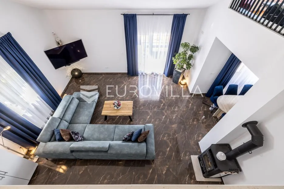 kaštel stari, atraktivna kuća s bazenom na mirnoj lokaciji - slika 19