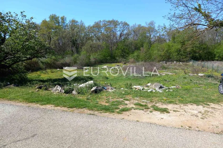 Istra, Vrsar okolica - PRILIKA!!! Građevinsko zemljište na rubu naselja okruženo zelenilom - Sveti Lovreč Pazenatički