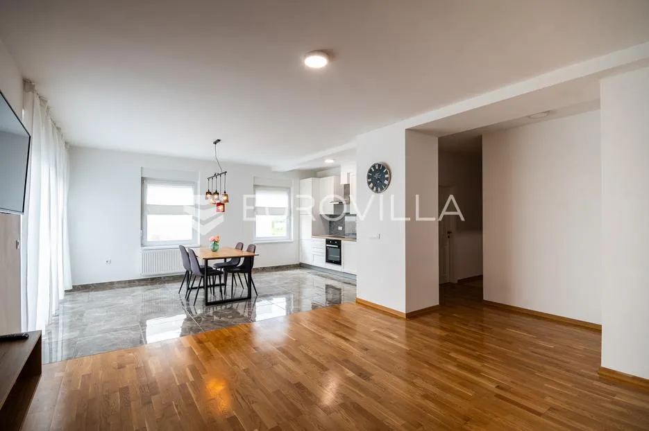 varaždin, centar, moderan stan površine 180,46 m² - slika 4