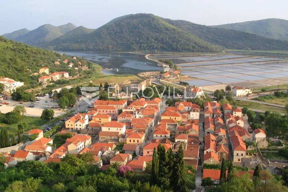 Ston, tradicionalna kamena kuća, 450 m²