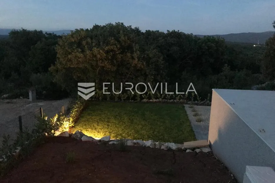 krk, luksuzna vila od 260m2 na parceli od 885m2 - slika 10