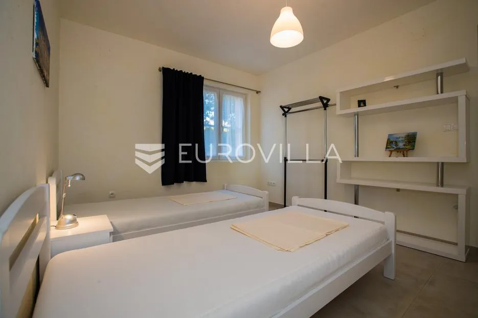 rab, barbat, dvosoban stan 200 m od mora 93 m² - slika 8