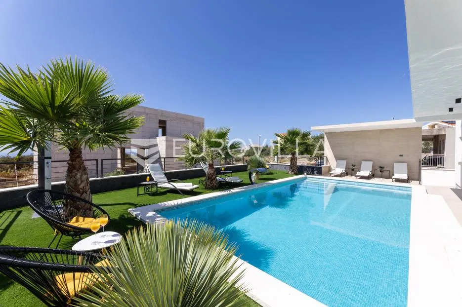 primošten, prekrasna vila s bazenom i pogledom na more, 311,56 m² - slika 33