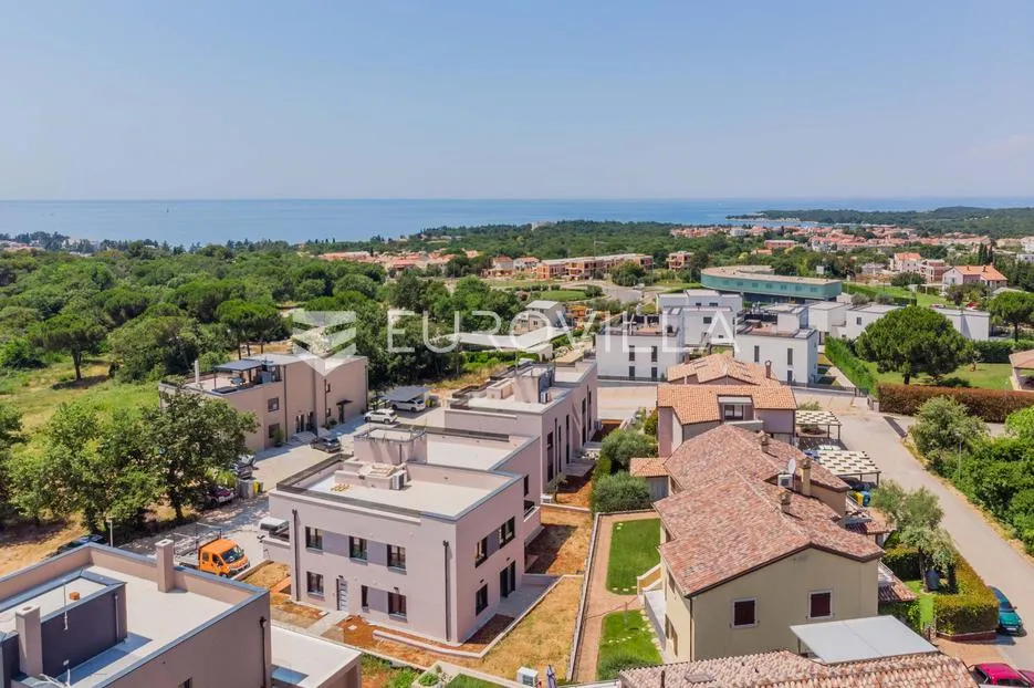 istra, poreč, trosoban stan s vrtom - slika 11