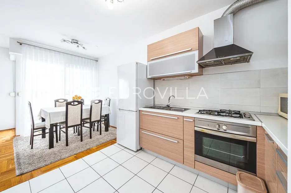 zagreb, podsused uređen trosoban stan 55 m² parking - slika 4