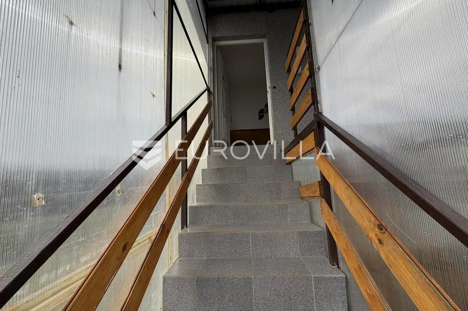 mandićevac, prostrana kuća 90 m² na zemljištu od 1608 m² - slika 10