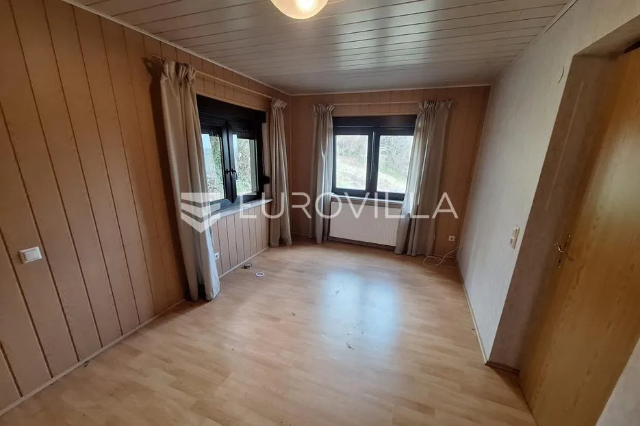 jastrebarsko, plešivica, kuća 266 m² s bazenom na mirnoj lokaciji - slika 4