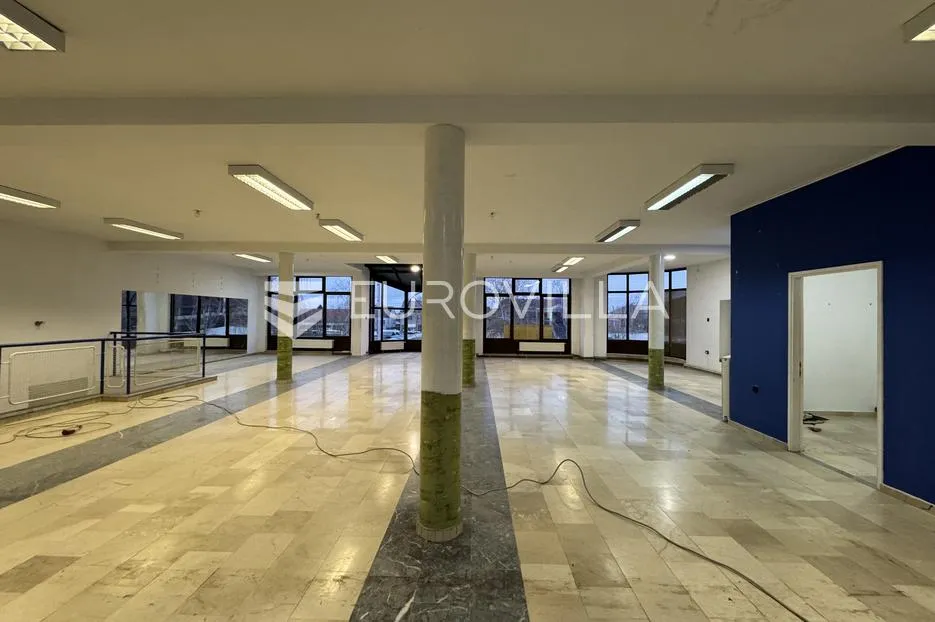 đakovo, centar, poslovni prostor 250 m2, odlična lokacija - slika 11