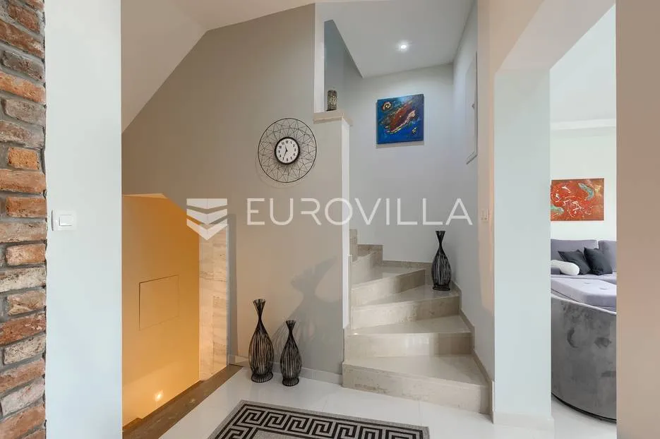 rovinj, rovinjsko selo, prekrasna villa s wellnessom i bazenom, 224 m² - slika 66
