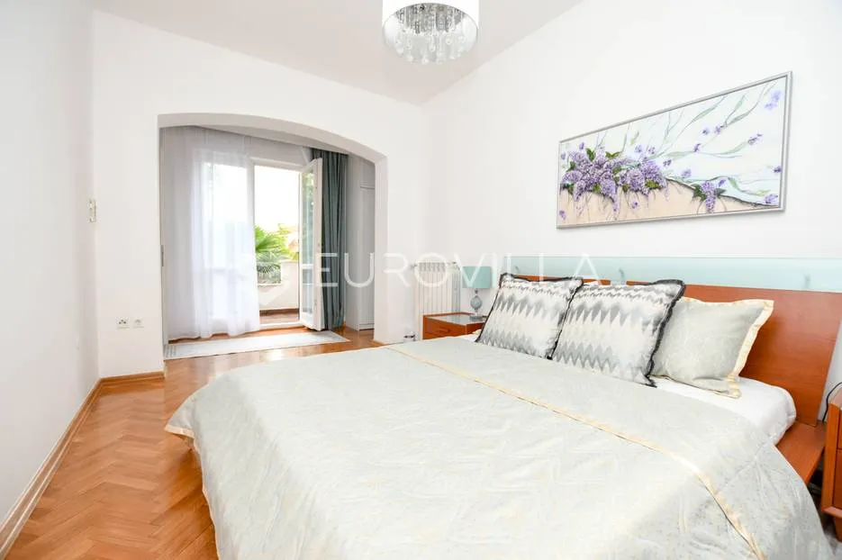istra, umag, prekrasna kuća s bazenom prvi red do mora 430 m² - slika 27