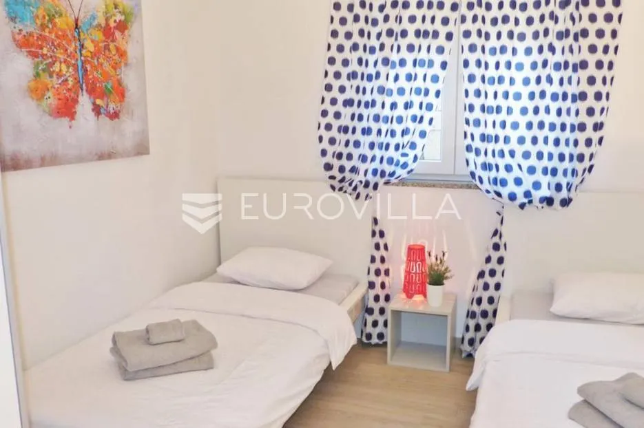 premantura, kuća s četiri apartmana i bazenom - slika 11