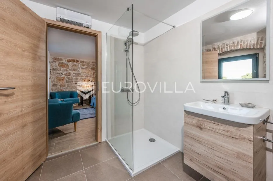 istra, umag, autentična istarska kamena kuća 260 m², okružena zelenilom, 1349 m² okućnice - slika 44