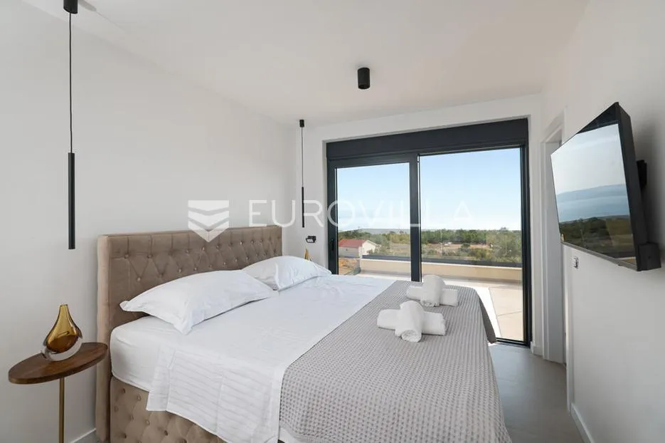 zadar, maslenica, luksuzna vila s bazenom i neometanim pogledom na more 254 m² - slika 28