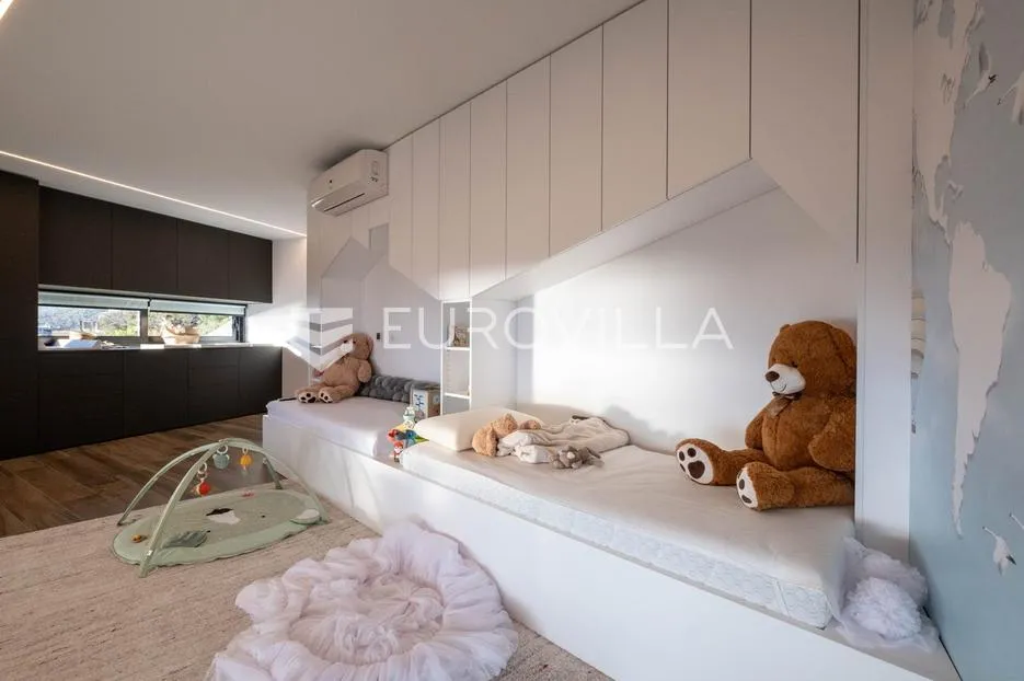 opatija, prekrasan penthause 228 m² s besprijekornim pogledom - slika 40
