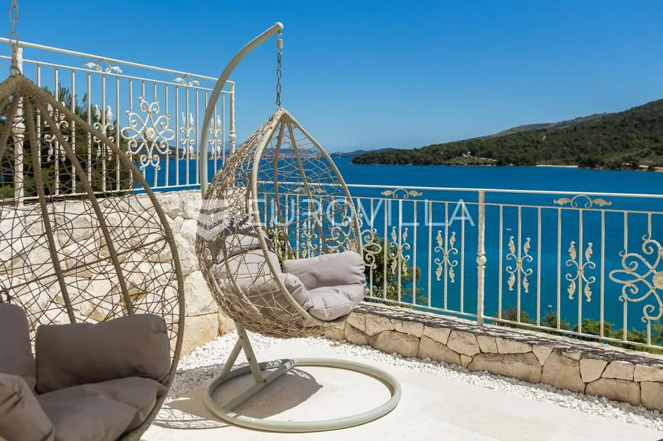trogir, marina, uređen dvosoban stan u prizemlju bazen i teretana - slika 18