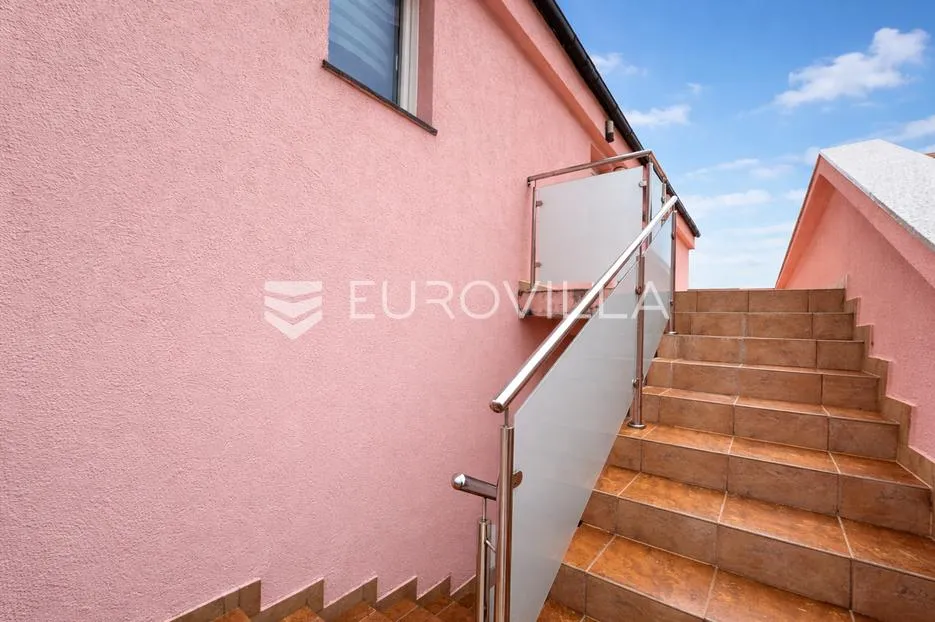 pag, vodice, kuća s 5 apartmana na top lokaciji - slika 9