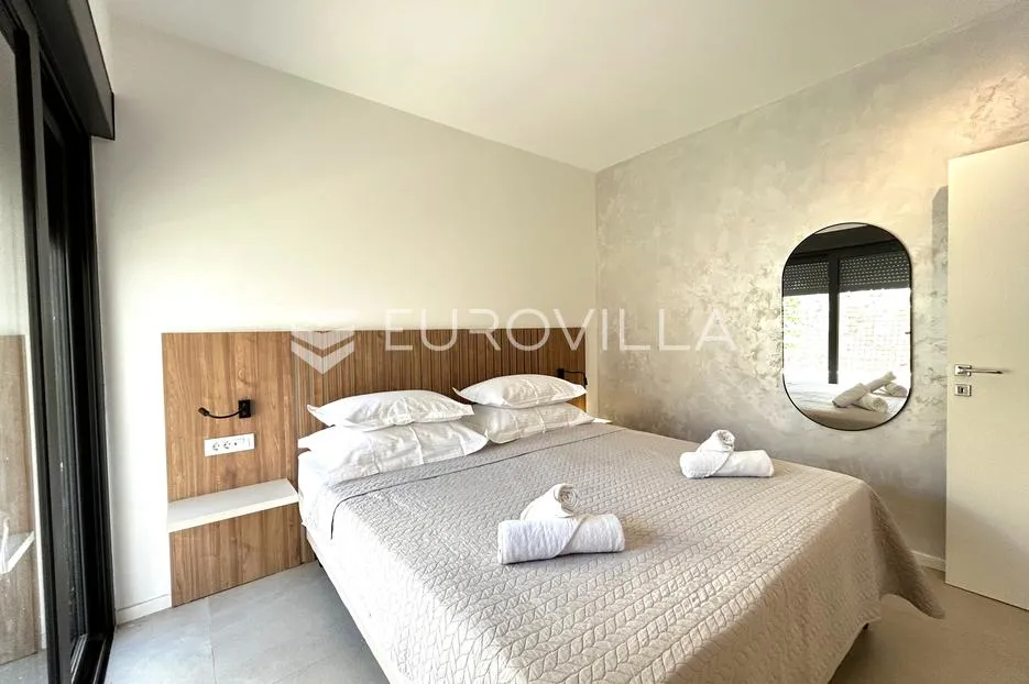 hvar, apartmanska vila sa pet uređenih apartmana - slika 16