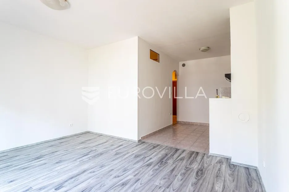 solin, hektorovićeva ulica, jednosobni stan ukupne površine 42 m² - slika 2