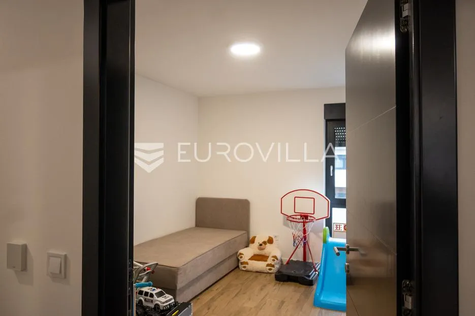 osijek, cvjetno naselje, stan 120 m2, prvi kat s lođom 44 m2 - slika 25