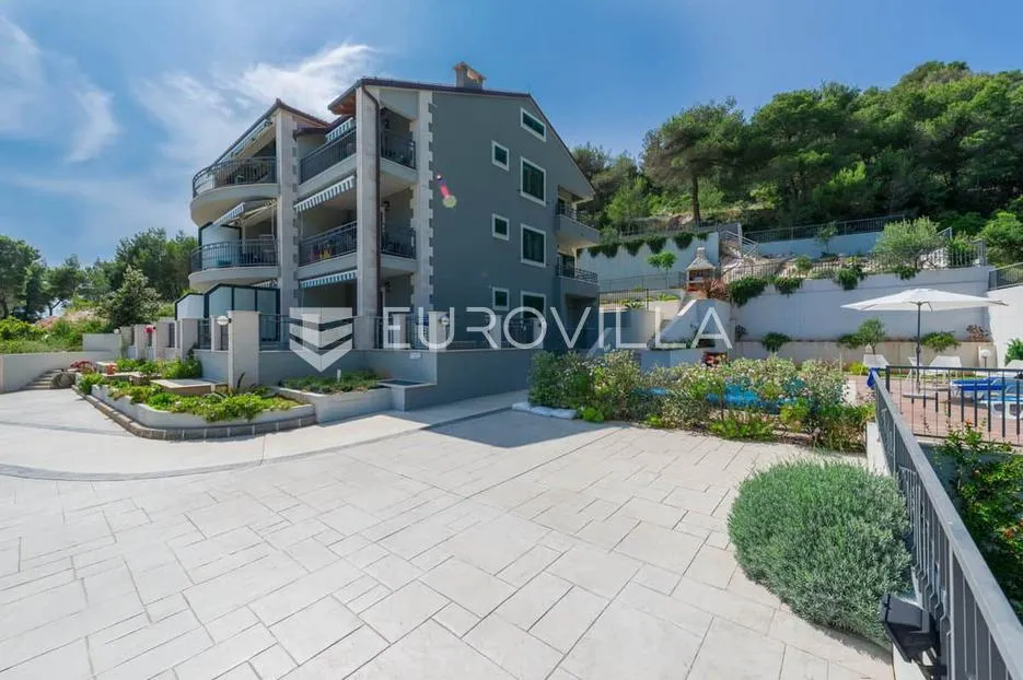 hvar, milna, apartmanska kuća s bazenom ukupne površine 1044 m² - slika 2