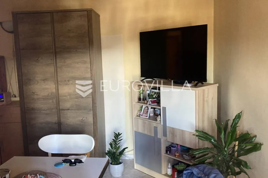 istra, rovinj, funkcionalan dvosoban stan nkp 53,75 m2 na super lokaciji - slika 5