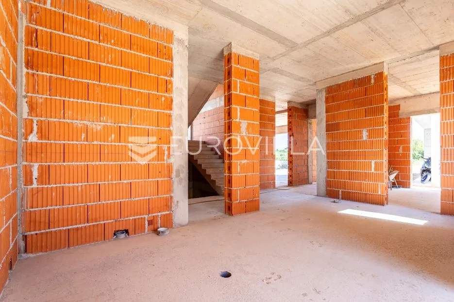 vodice, prekrasna i prostrana vila s bazenom, 730,25 m² - slika 15