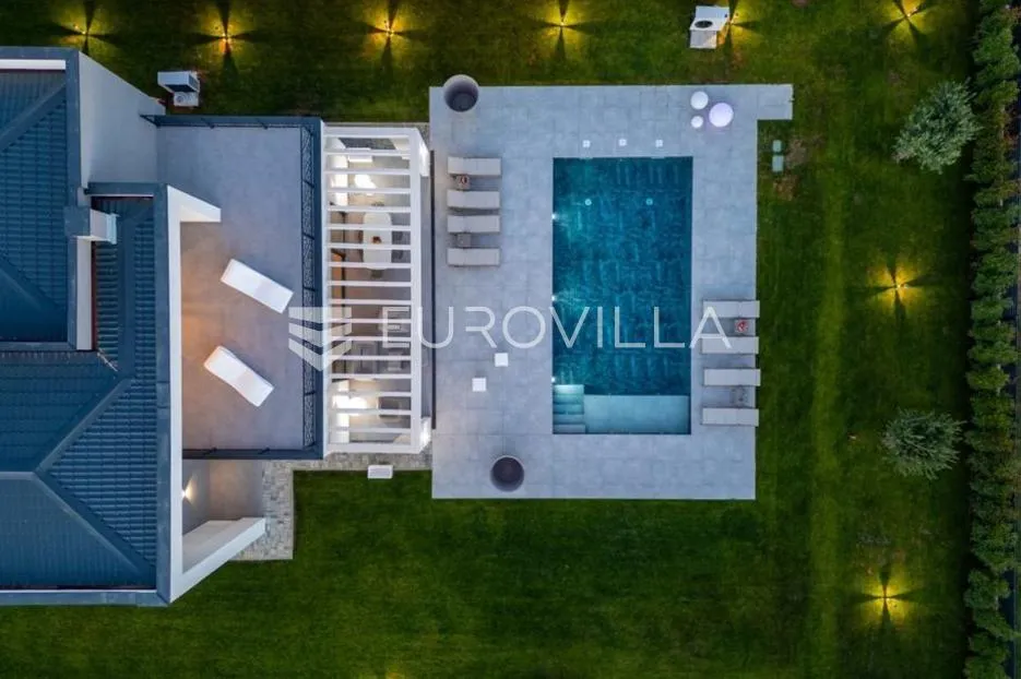 istra, svetvinčenat, luksuzna villa modernog dizajna - slika 4