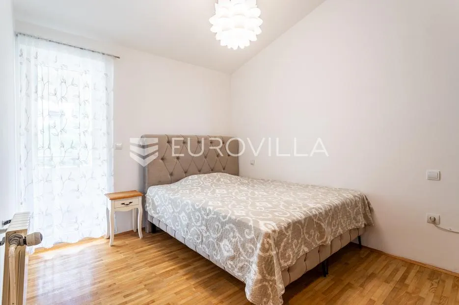 omiš, duće, prostrani dvosoban stan, 109,80 m² - slika 2