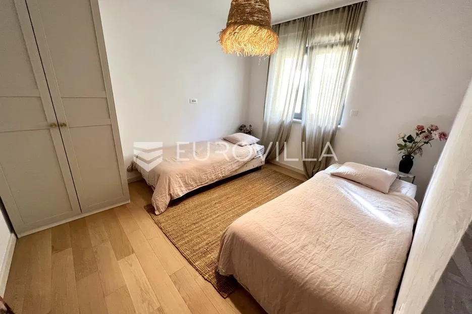 primošten, prekrasan namješten dvosoban stan - slika 10