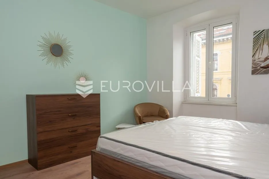 rijeka, centar, peterosoban stan 97 m² s dvije odvojene stambene jedinice - slika 17