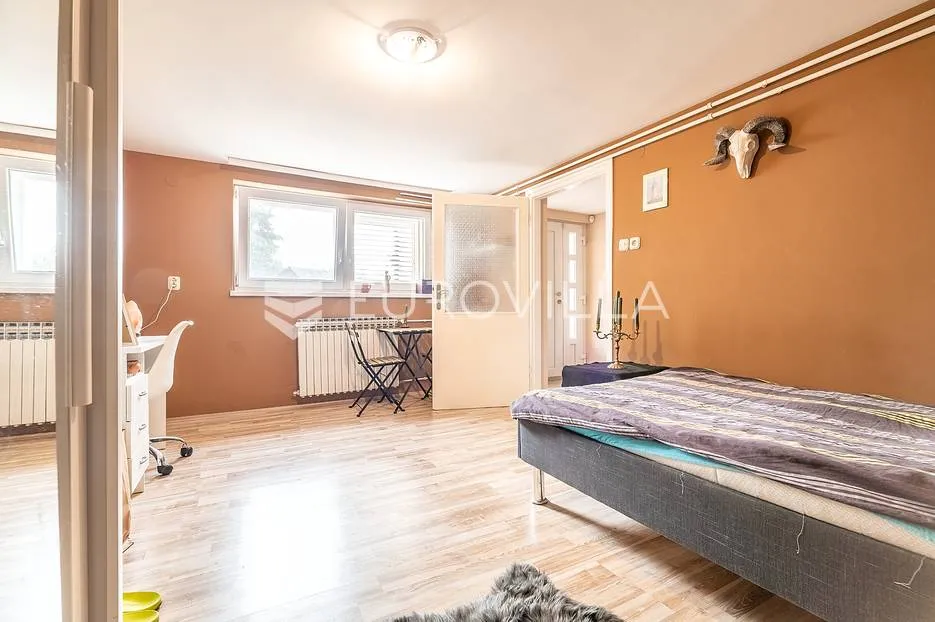 zagreb, borčec prekrasna obiteljska kuća 400m2 na parceli 1670m2 - slika 4