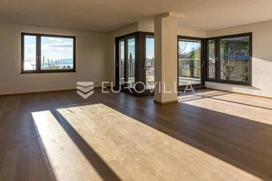 opatija, centar, predivan trosoban stan 85,9 m² - slika 2