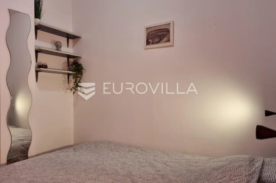 pula, zgrada sa 4 stana po 40 m2 u centru grada - pogodna za najam - slika 19
