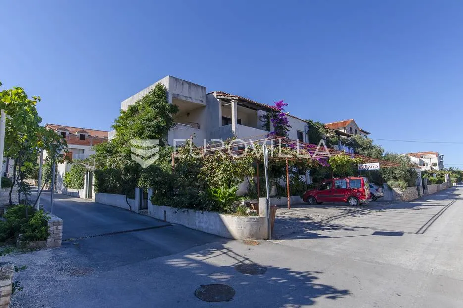 supetar, apartmanska kuća blizu mora - slika 3
