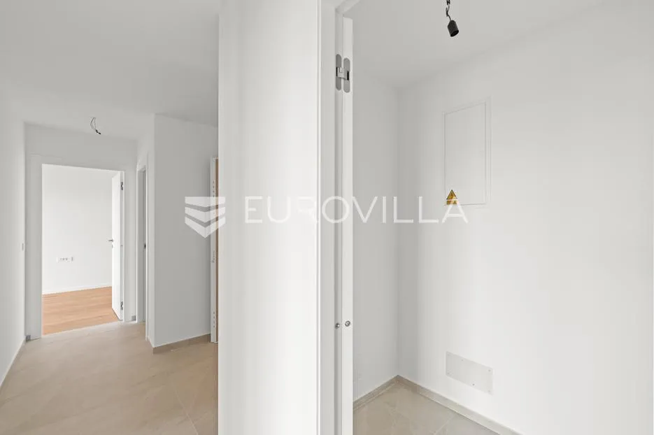 istra, novigrad, stan s 2 spavaće sobe u prizemlju 134 m² 2 parkirna mjesta - slika 4