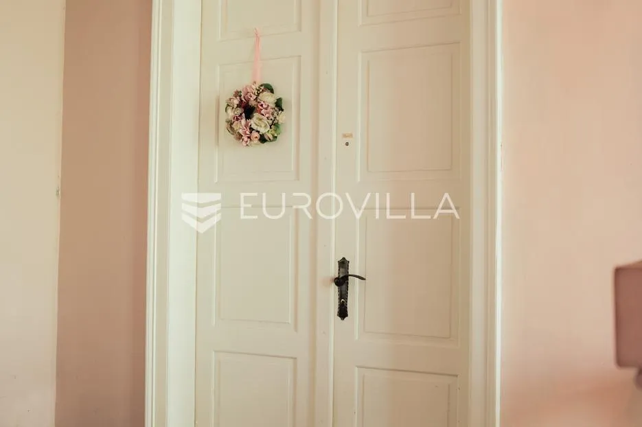 vinkovci, centar, građanski stan u povijesnoj zgradi, 163 m² s velikim potencijalom - slika 13