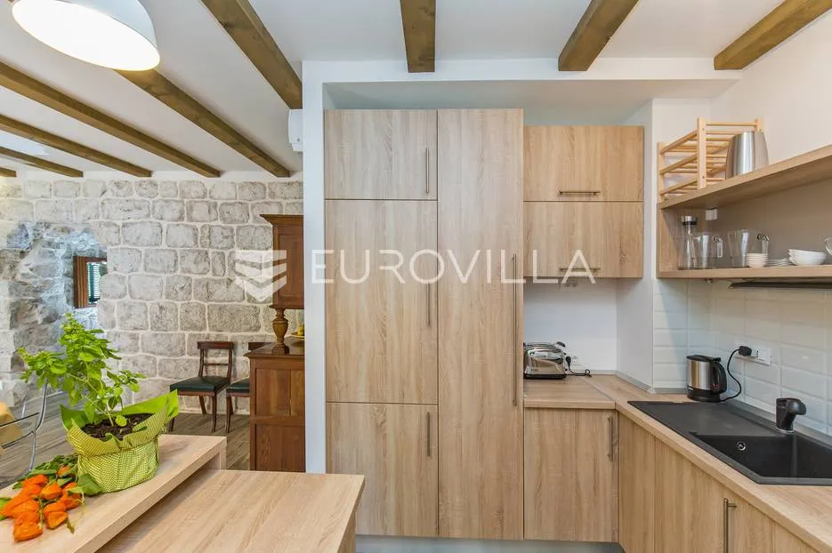 otok šipan, kamena kuća prvi red do mora - slika 15