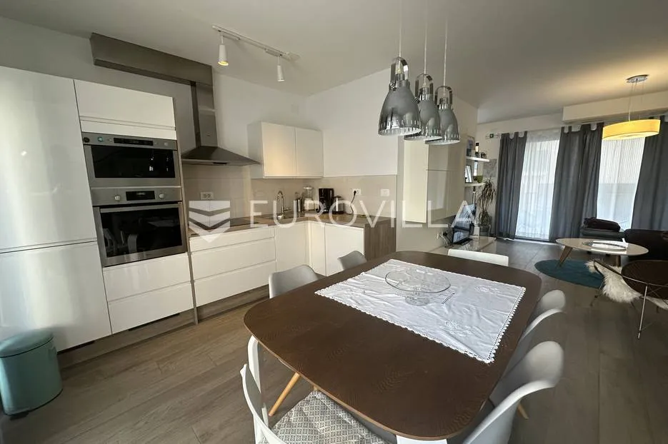 ližnjan, moderna kuća zadnja u nizu 175 m² s uređenim vrtom, bazenom i pogledom more - slika 23