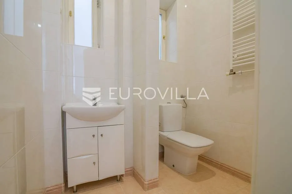zagreb, centar, zrinjevac luksuzno uređen, reprezentativan četverosoban stan, 160 m² - slika 16