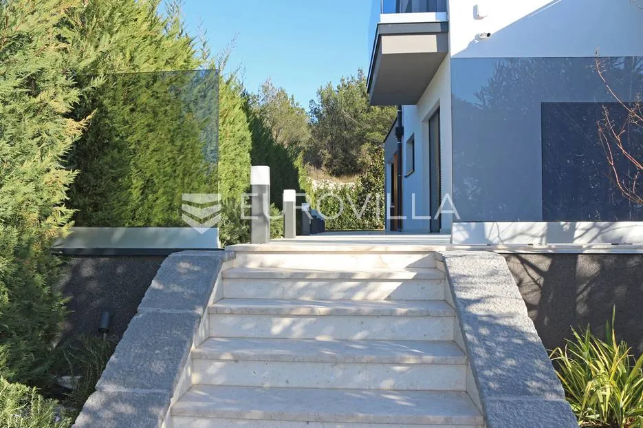 šibenik, vila s bazenom, saunom i vrtom dostupna od kolovoza - slika 44