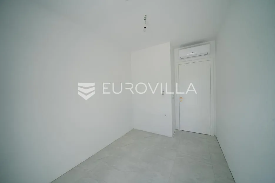 zadar, crno, moderan trosoban stan s bazenom, 95 m² - slika 21