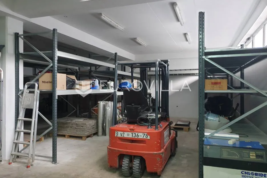 poslovna zgrada za zakup 1276 m² s nenatkrivenom terasom 140 m² novi zagreb, buzin - slika 9