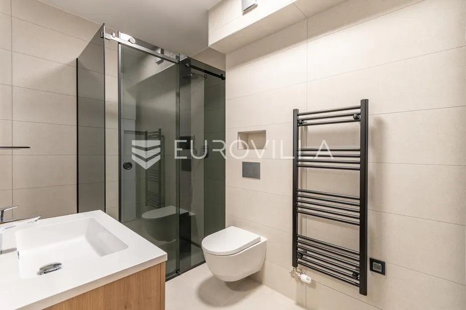 varaždin, centar, luksuzno namješten penthouse s parkingom novogradnja - slika 8
