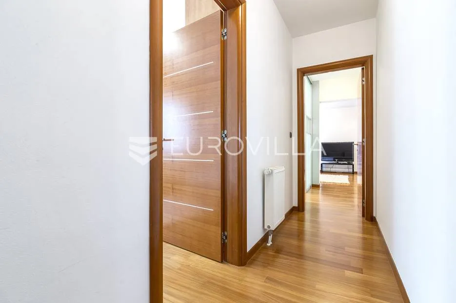 šestine, prekrasan četverosoban penthouse 140 m² - slika 13