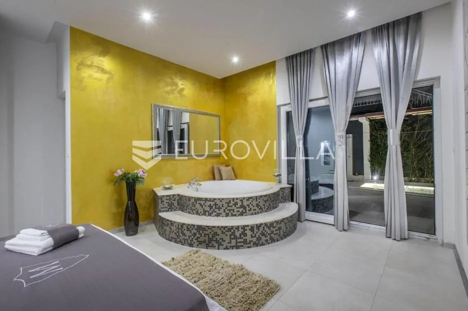 rogoznica, kuća s bazenom i pogledom na more, 352 m² - slika 28