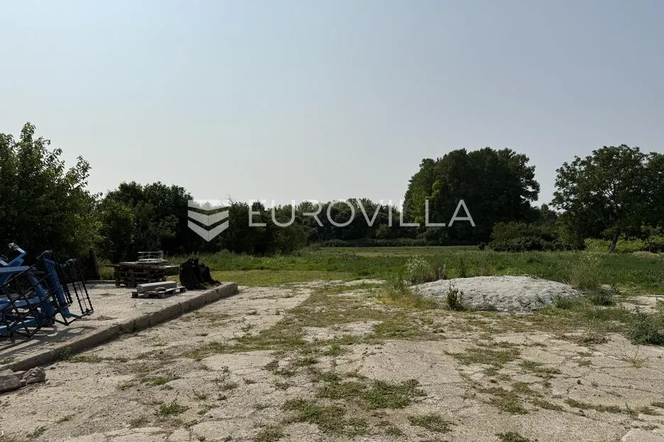Osijek, Bilje, na prodaju građevinsko zemljište površine 5472 m2
